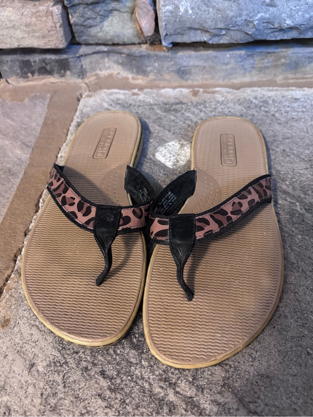 Sperry Tan Footbed Flip Flop Sandals with Pink Leopard Strap